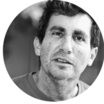 Foto em preto e branco do rosto de José Marcelino Pinto, doutor em educação e professor da Universidade de São Paulo.