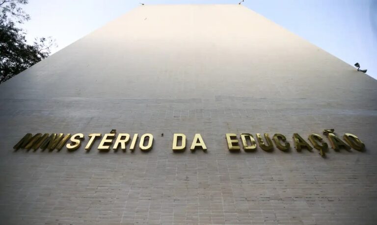 Fachada prédio MEC - EBC